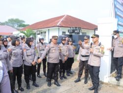 Polres Lampung Utara Gelar Simulasi Pengaman Unras di Kantor KPU dan Bawaslu