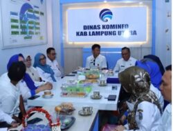 Sekretaris Kominfo,M.Luzirwan,S,E,mewakili kadis Kominfo Gunaido uthama S,IP.MH,menerima kunjungan kerja dinas Kominfo kabupaten Ogan Komering ulu(OKU)