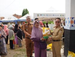 Ribuan Warga Antri dan Antusias Mendatangi Bazar Tebus Beras Murah Pemkab Way Kanan