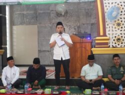 Wakil Bupati Lampura di dampingi Wakil ketua TP- PKK menghadiri safari Ramadhan d Sungkai selatan