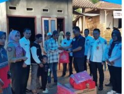 Kepala dinas sosial bersama organisasi, perangkat daerah Lampura mengunjungi dan berikan bantuan kepada korban kebakaran d dua lokasi