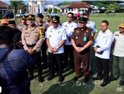 Pj Bupati Lampung Utara Drs . Aswarodi. M. Si Hadiri Acara Gelar Apel Pengamanan Hari Raya Idul Fitri 1445 H di Polres Lampung Utara.