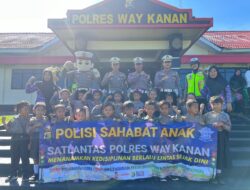 Satlantas Polres Way Kanan Kenalkan Rambu Lalu lintas Sejak Usia Dini Kepada Anak TK .