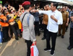 Antusiasme Warga Lampung Utara Sambut Kunjungan Presiden Jokowi ke Pasar Sentral Kotabumi