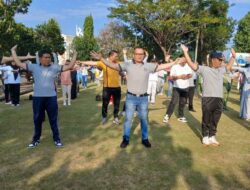 Pj Bupati Lampung Utara dan Pj Ketua TP-PKK Mengadakan Senam Bersama di Halaman Pemda.