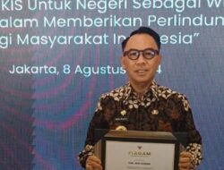 Pemkab Way Kanan Terima Penghargaan UHC Award Tahun 2024