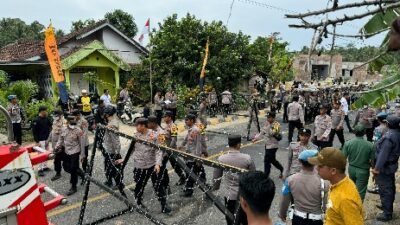 Kapolres Pesisir Barat Pimpin Simulasi Sispamkota Ciptakan Pilkada Aman dan Damai.