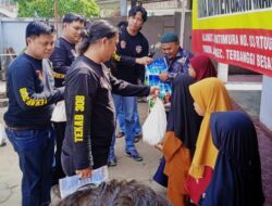 Sambut HUT Ke 9, Tekab 308 Presisi Polres Lamteng Salurkan Bansos ke Kaum Duaffa, Fakir Miskin dan Yatim Piatu