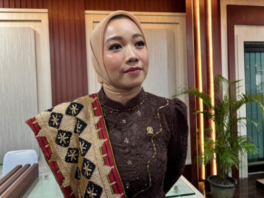 Lesty Minta Proyek Jalan Tuntas Tepat Waktu