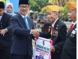 Peringati Hari Veteran Nasional 2025, Bupati Hamartoni Ahadis Beri Penghargaan kepada Veteran Lampung Utara